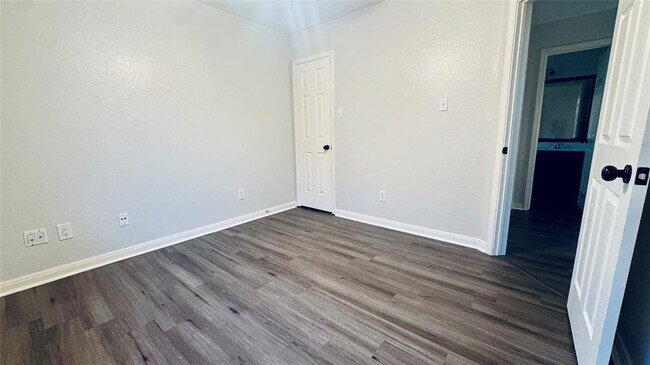 Building Photo - 1505 Shady Hillside Pass