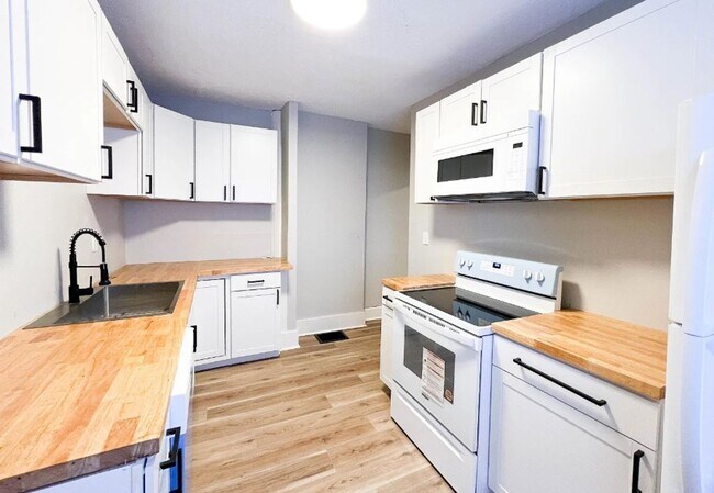 Building Photo - 429 N Colorado Ave