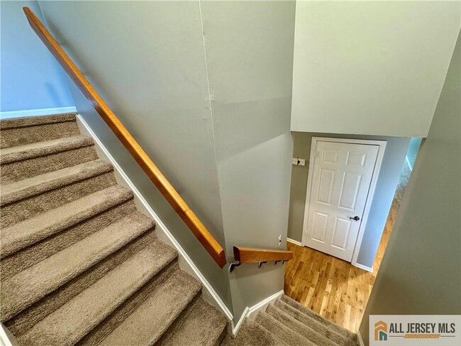 Building Photo - 7 Boyard Ct