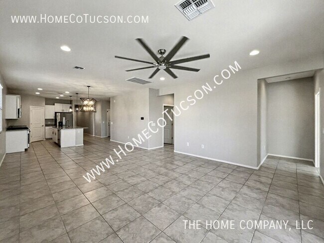 Building Photo - 7140 S Via Gaucho Viejo