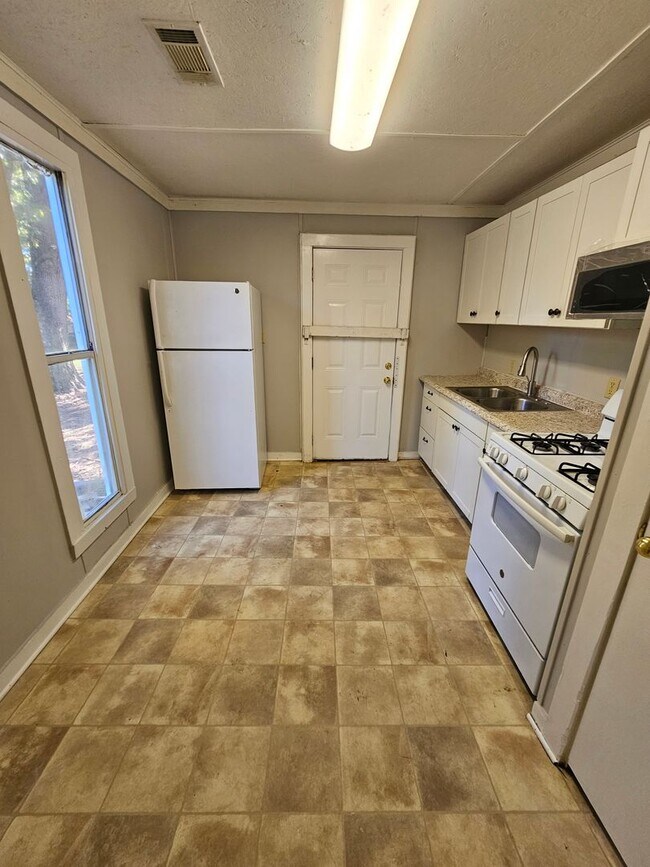 Building Photo - Rental in Jacksonville