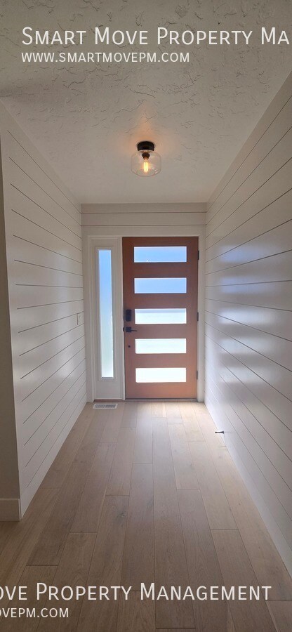 Building Photo - 4298 Catalpa-