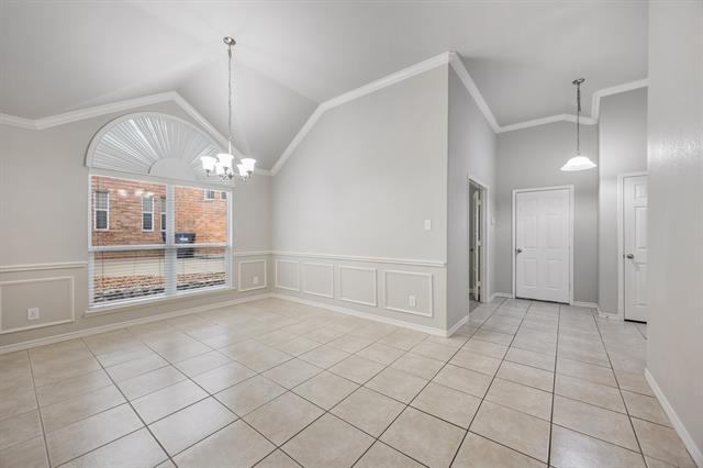 Building Photo - 8100 Twin Oaks Dr