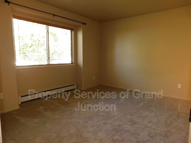 Building Photo - 1213 E Carolina Ave