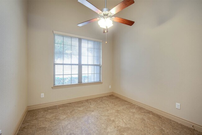 Building Photo - 24111 Valencia Ridge Ln
