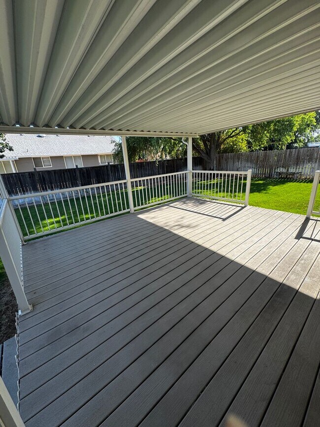 Building Photo - Fully Renovated Home in Crossroad Neighborhood!