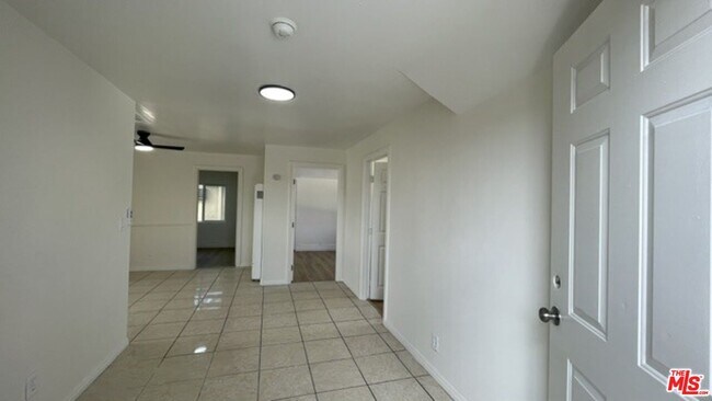 Building Photo - 4815 Normandie Ave