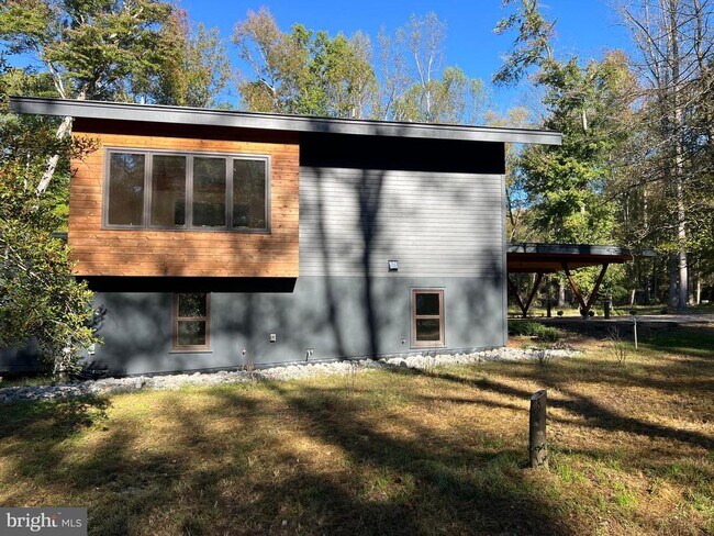Building Photo - 48 Waller Point Dr