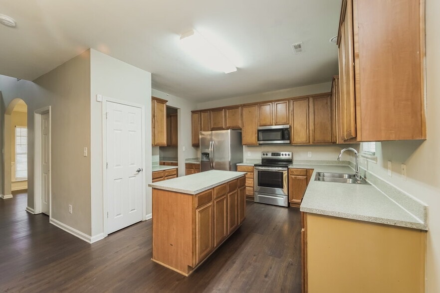 Building Photo - 10437 Gold Pan Rd