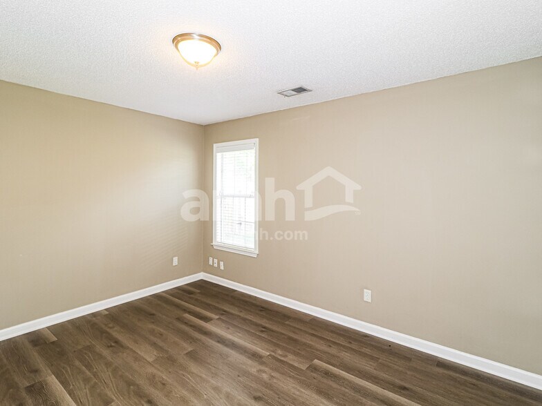 Building Photo - 8500 Wolf Trace Ln