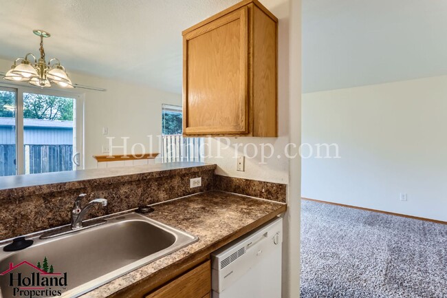 Building Photo - Cozy Comfort in Beaverton – 3-Bed, 2.5-Bat...