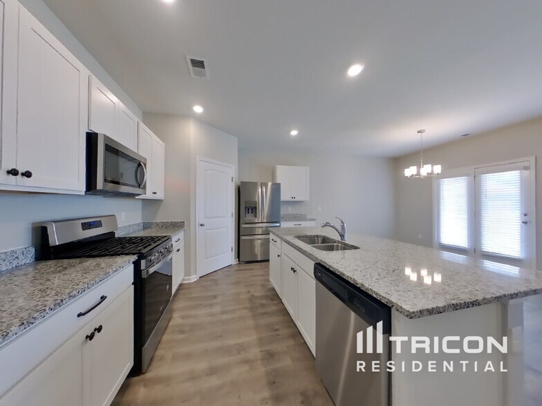 Building Photo - 2028 Tate Farm Ln