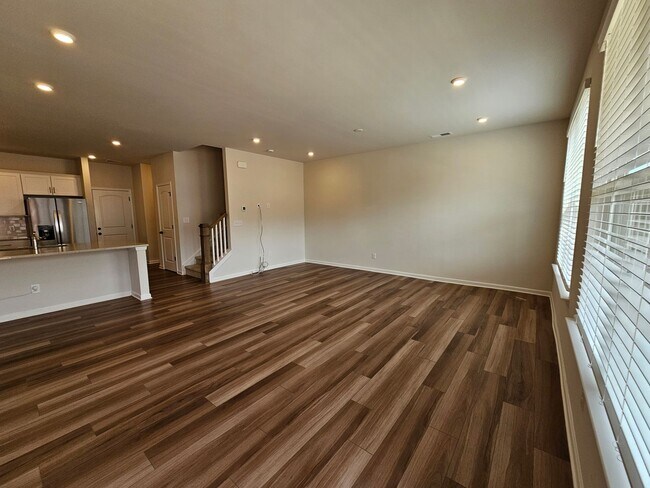 Building Photo - Like New Townhome in Mint Hill