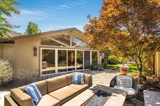 Building Photo - 714 Glenside Cir