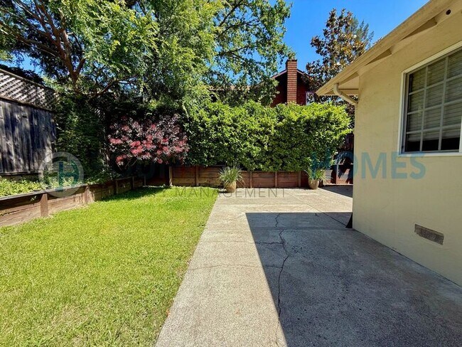 Building Photo - 128 McAllister Ave