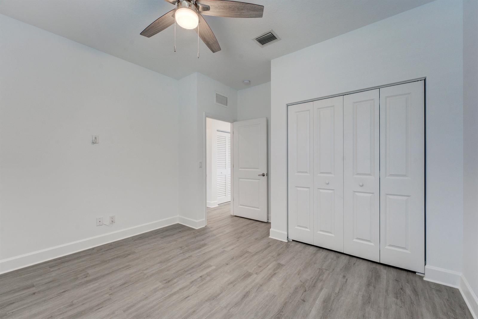 Building Photo - 9075 Kingsmoor Way