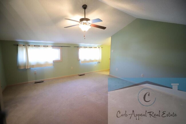 Building Photo - 2725-C Greenbriar Drive