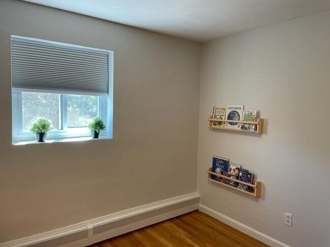 Building Photo - 34 Bryon Rd