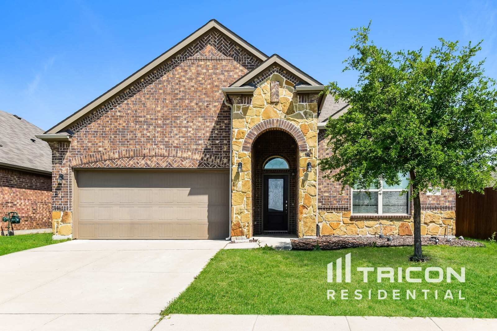 Building Photo - 16300 Harwood Dr