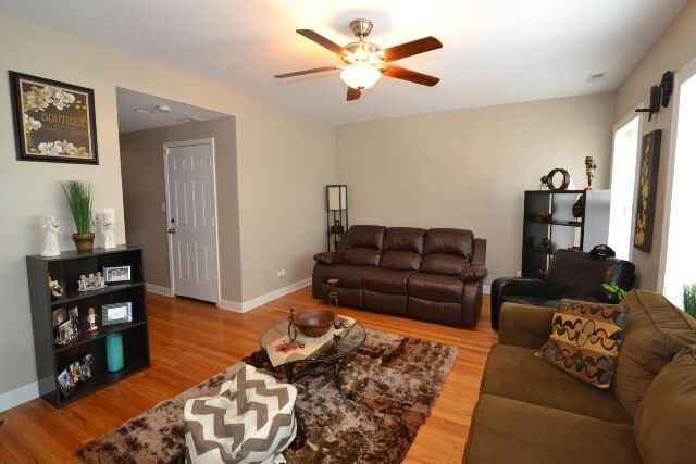 Building Photo - 5206 N Sawyer Ave