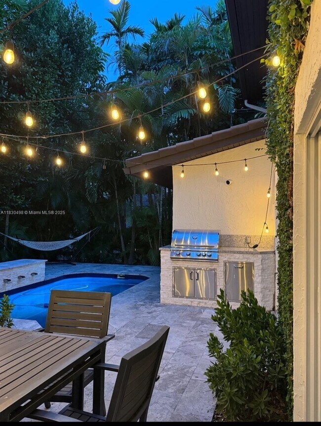 Building Photo - 4830 San Amaro Dr