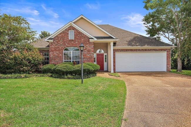 Primary Photo - 108 Turnberry Cv