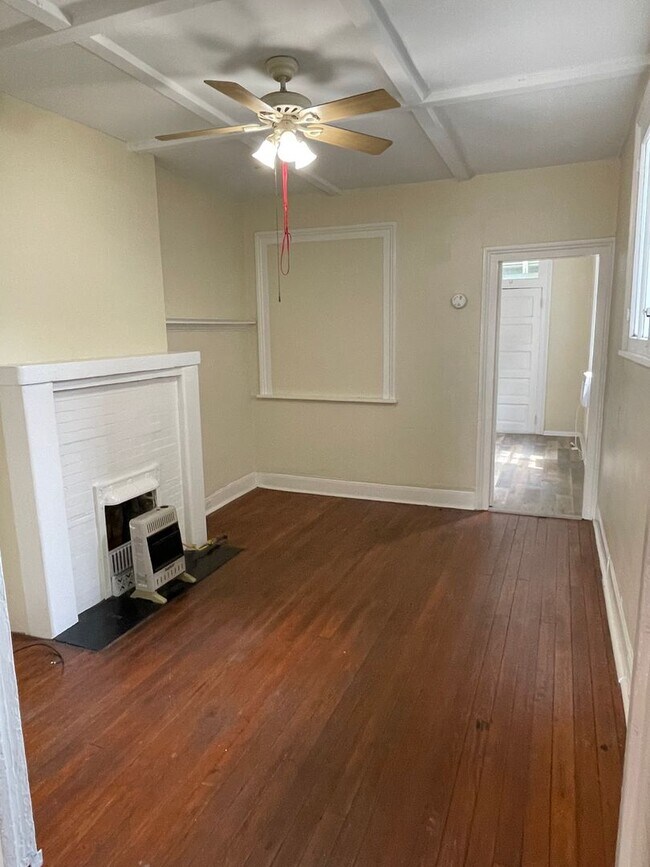 Building Photo - Charming 3 bedroom close to Freret Street, Uptown, Downtown and MORE!!!