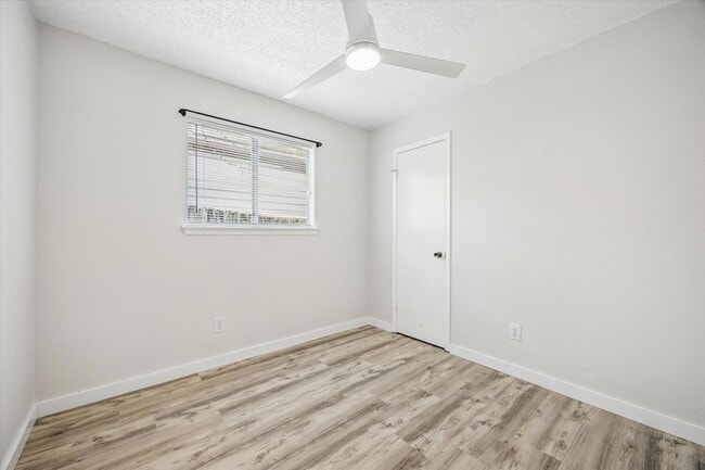 Building Photo - 904 Sirocco Dr