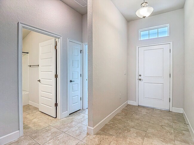 Building Photo - Welcome in to this beautiful Unfurnished -...