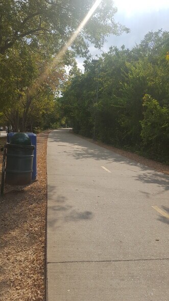 Building Photo - 3944 Buena Vista St