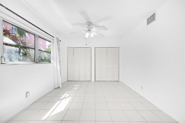 Building Photo - 3208 Colony Club Rd
