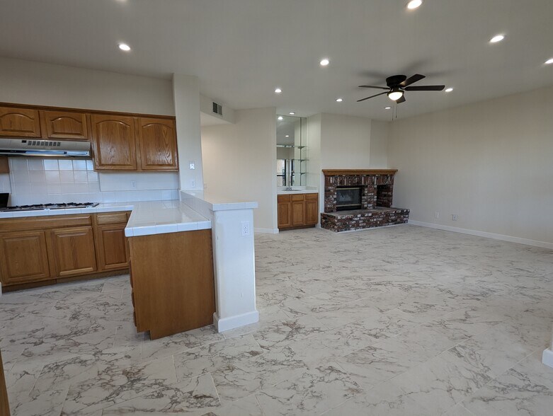 Building Photo - 42057 Parkmont Dr
