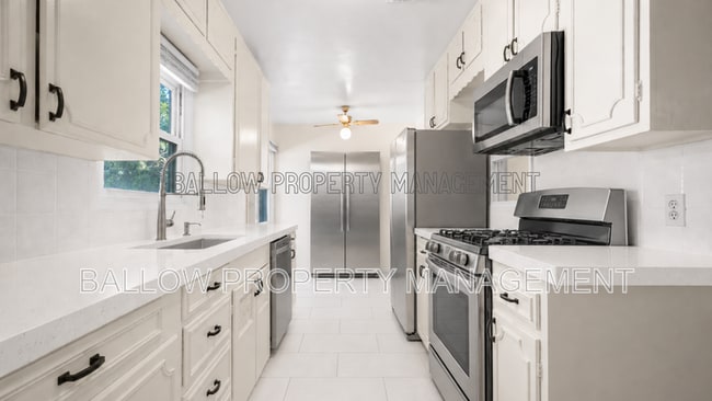 Building Photo - 6129 Pembroke Dr