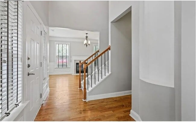 Building Photo - Charming 3BR Townhome in Atlanta