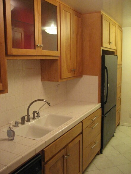 Building Photo - 6435 Green Valley Cir