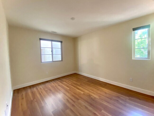 Building Photo - Modern Fremont Home with Expansive Loft for Rent!