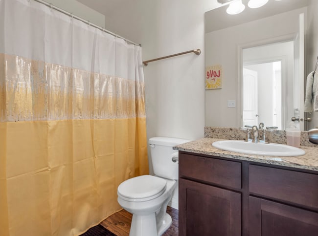 Building Photo - 4 Bed/2.5 Bathroom home in Woods Cross