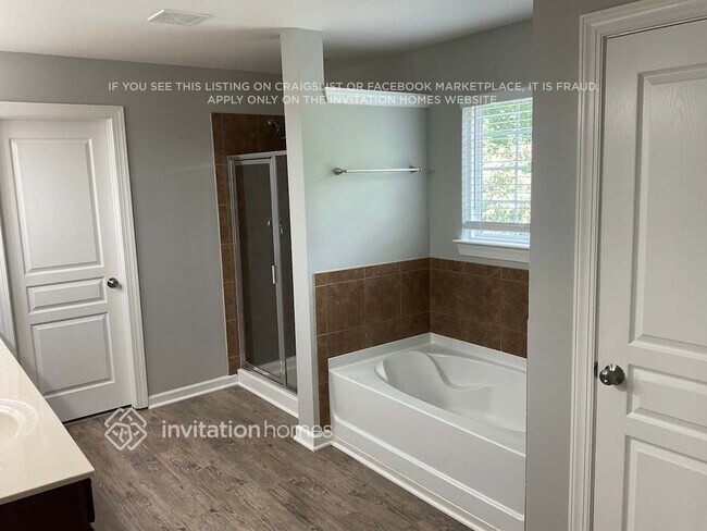 Building Photo - 9331 Opal Dr