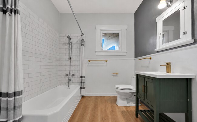 Building Photo - Charming Craftsman Style Home in Tobin Hill!