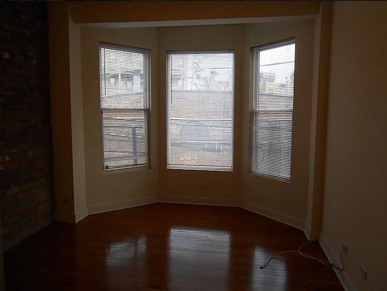 Building Photo - 850 W Fletcher St