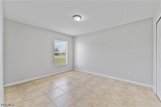 Building Photo - 1240 NW 22nd Pl