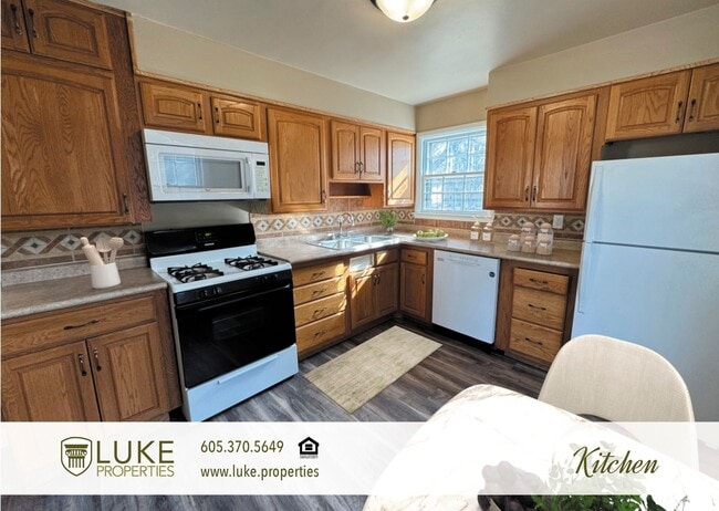 Building Photo - 904 S 2nd Ave