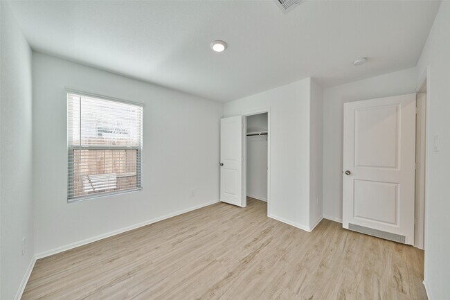 Building Photo - 3799 Solanum Dr
