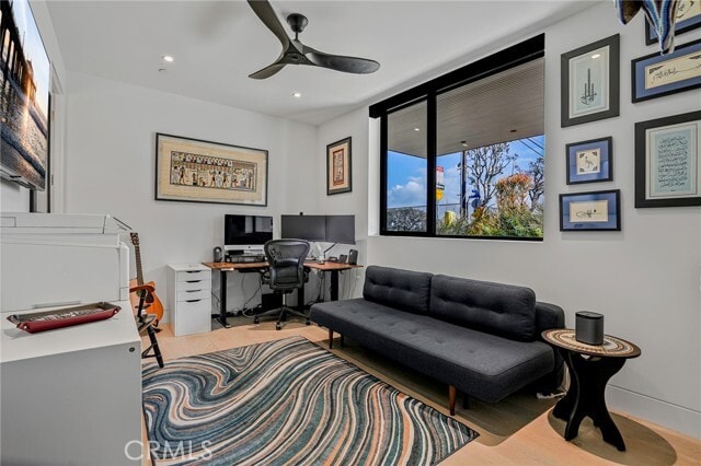 Building Photo - 405 26th St