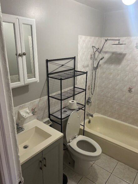 Building Photo - 88-13 104th St