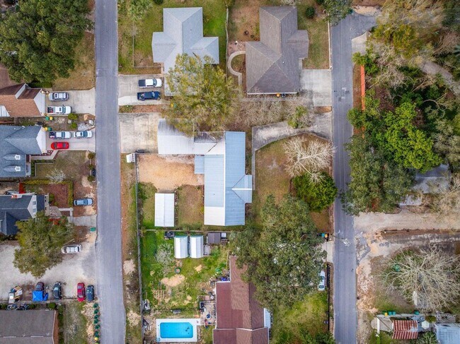 Building Photo - 122 Beach Dr