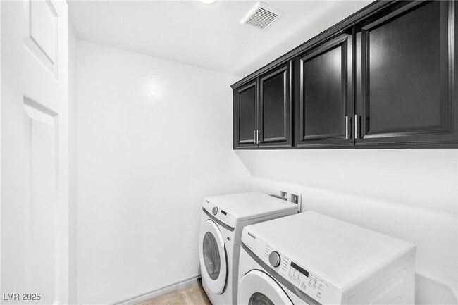 Building Photo - 900 Bluebell Brook St