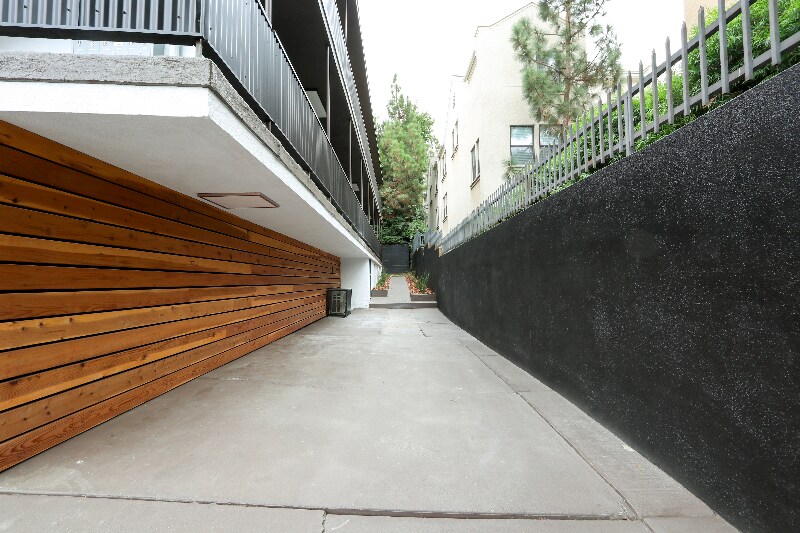 Building Photo - 410 Lucas Ave