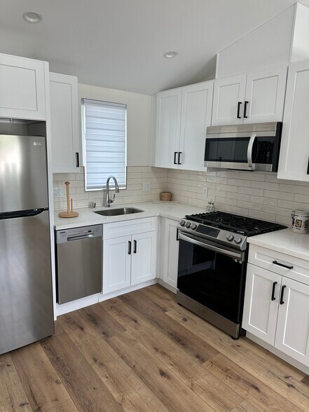 Building Photo - 5561 Mason Ave