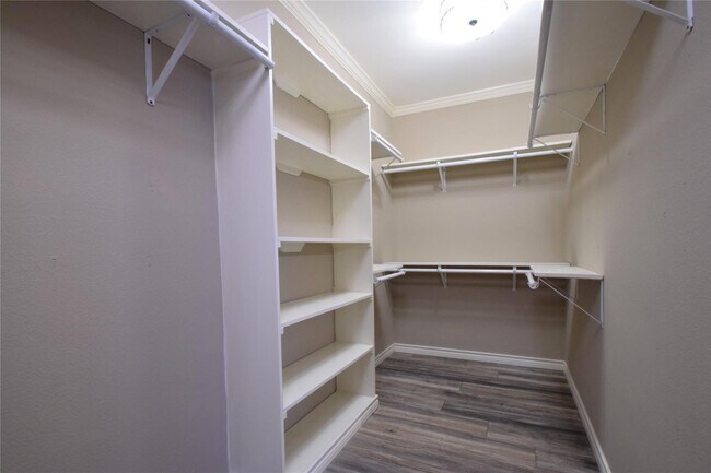 Building Photo - 2215 Friarwood Trail